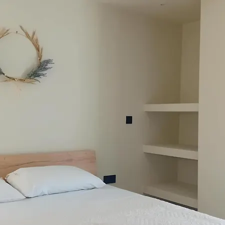 Assini Beach Hotel 2*