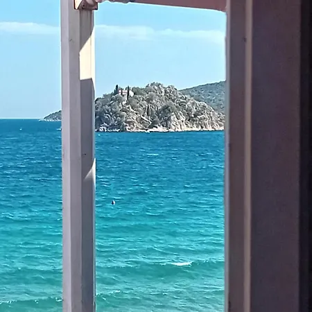 Hotel Assini Beach 2*