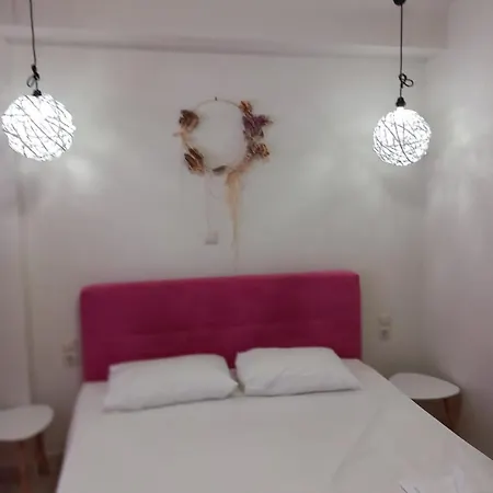 Assini Ξενοδοχείο 2*