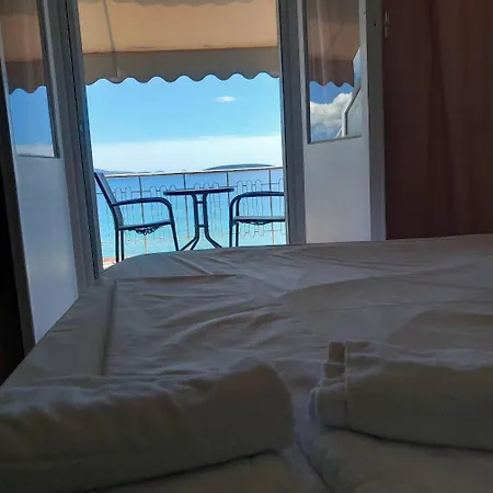 Hotell Assini 2*