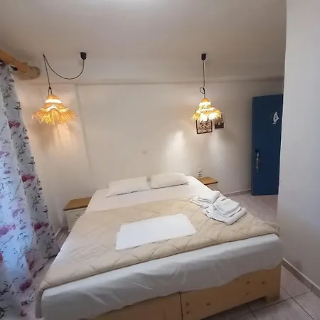Assini 2* Τολό