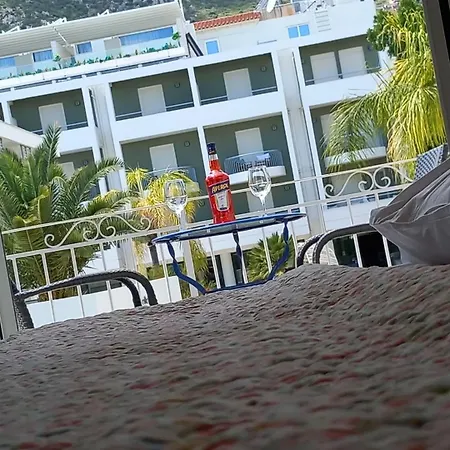 Assini Ξενοδοχείο 2*