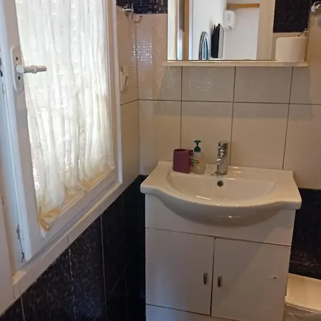 Hotell Assini 2*