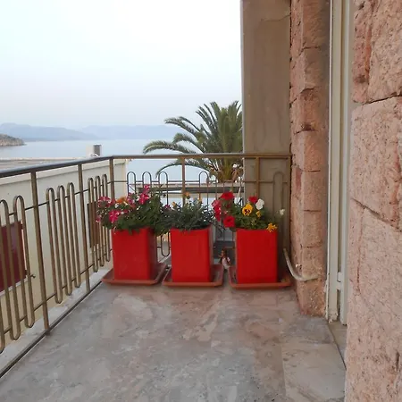 Assini Beach Hotel 2*